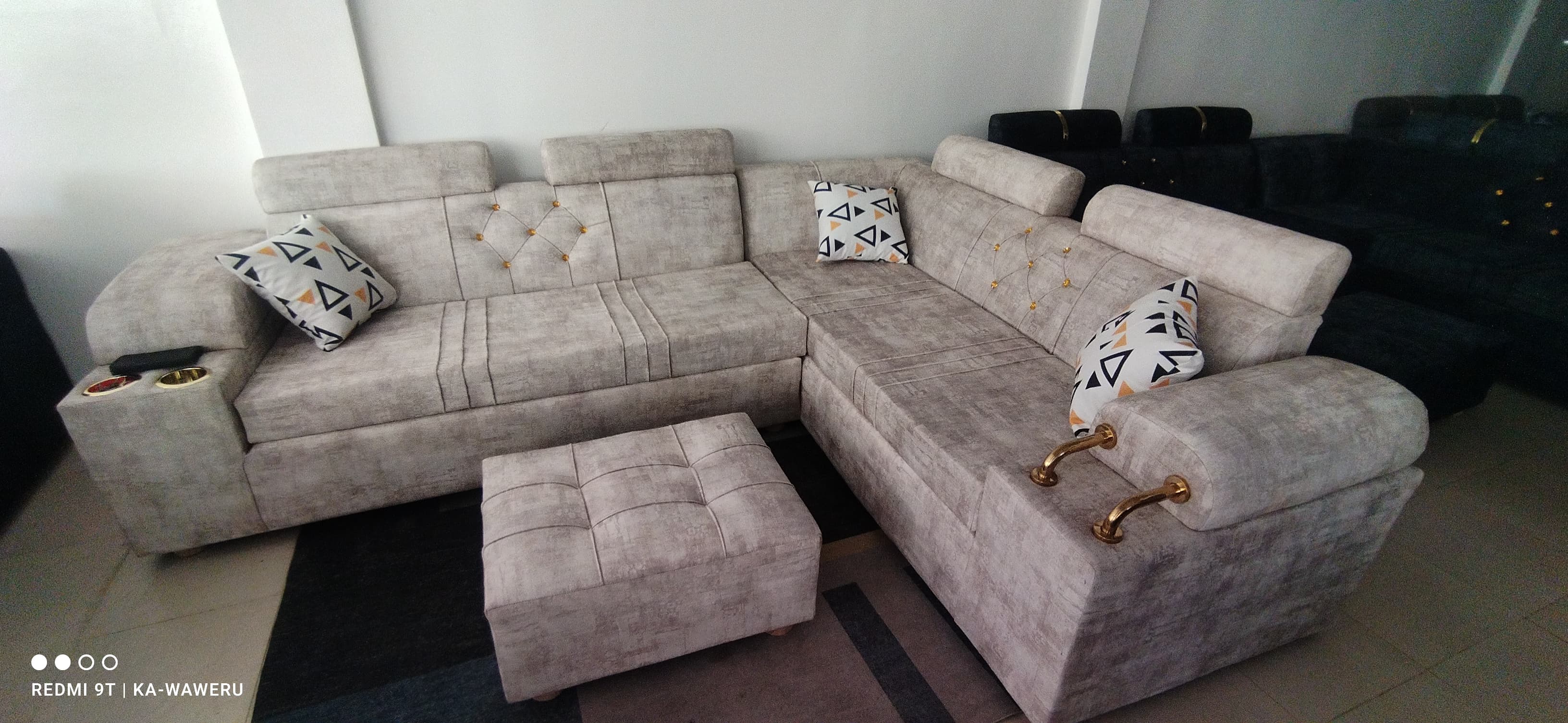 UNIQUE SOFA